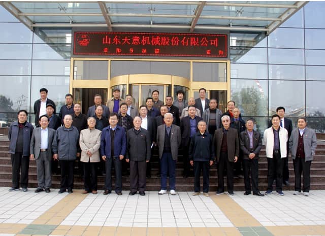 兗州區(qū)人大、政協(xié)領(lǐng)導(dǎo)蒞臨天意機(jī)械參觀考察